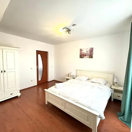 Flh - Mira Apartment